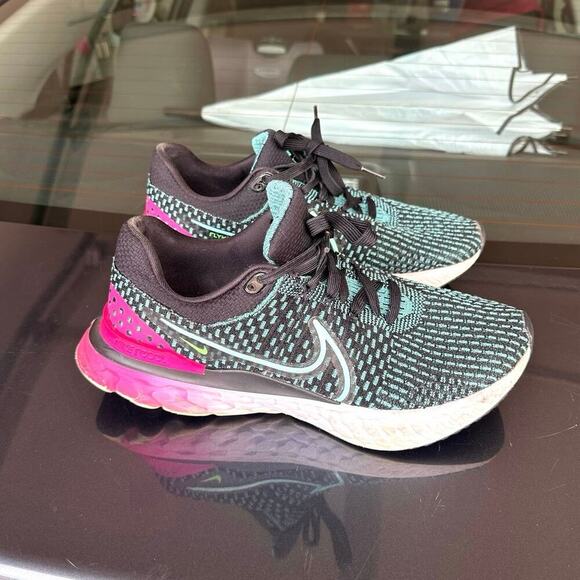 Nike React Infinity Run Flyknit 3 Women's Road Running Athletic Shoes Size 10.5 - Picture 3 of 14